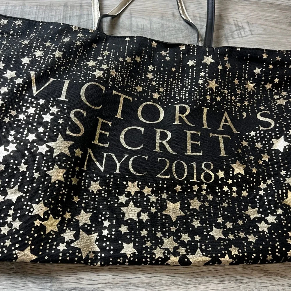 Victoria's Secret Tote Bag Womens OS Black Gold Star NYC 2018 Fashion Show Zip